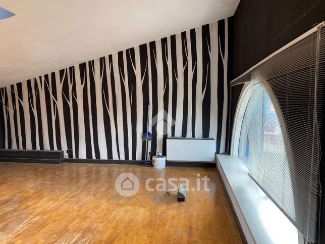 Ufficio in commerciale in Via Alcide De Gasperi 49