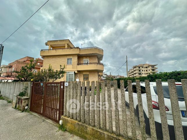 Box/posto auto in residenziale in Via Capitano Dante Canducci 23