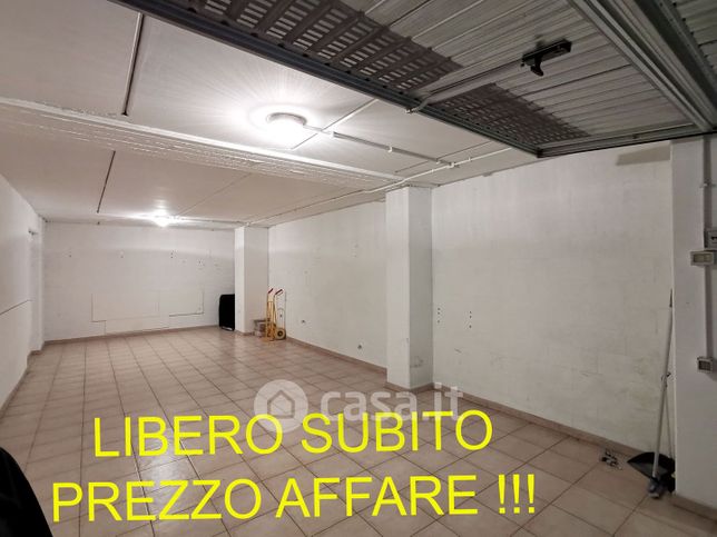 Garage/posto auto in residenziale in Via Ceva 12 /a