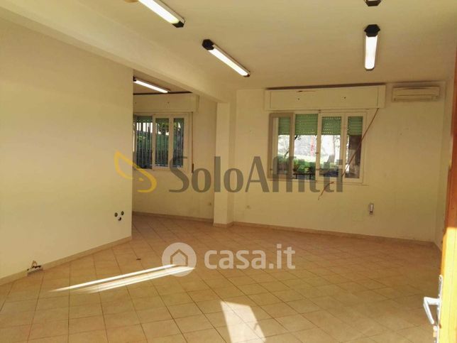Negozio/locale commerciale in commerciale in 