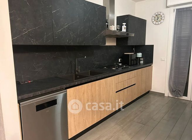 Appartamento in residenziale in Via Limidi