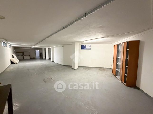 Capannone in commerciale in Via Francesca Manzoni 23