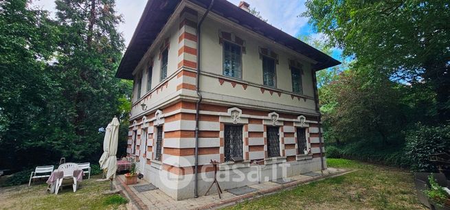 Villa in residenziale in Via Ponte Albano