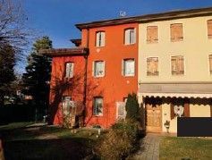 Villetta a schiera in residenziale in Via Giacomo Dina 3