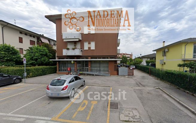 Appartamento in residenziale in Via E. Medi 7