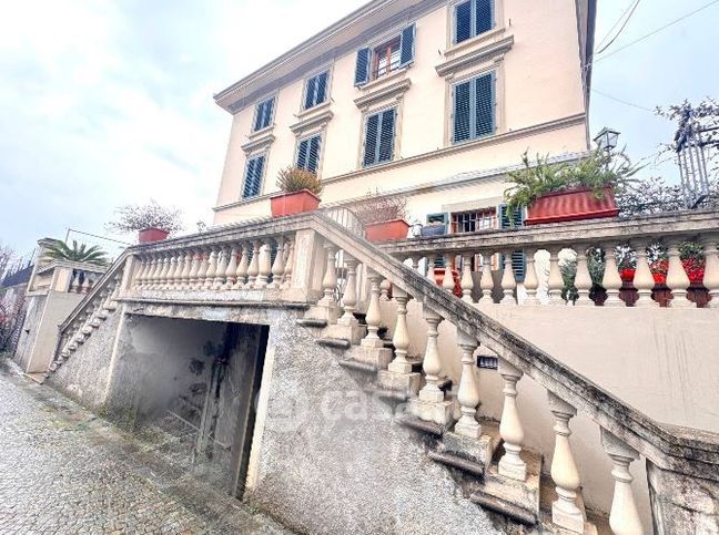 Appartamento in residenziale in Via Sem Benelli
