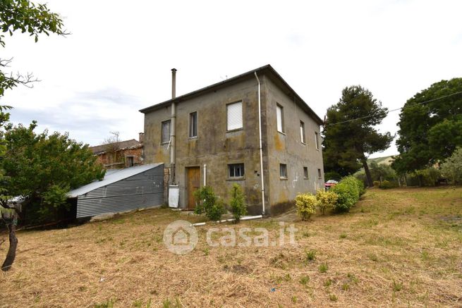 Rustico/casale in residenziale in Contrada Gozzana 15