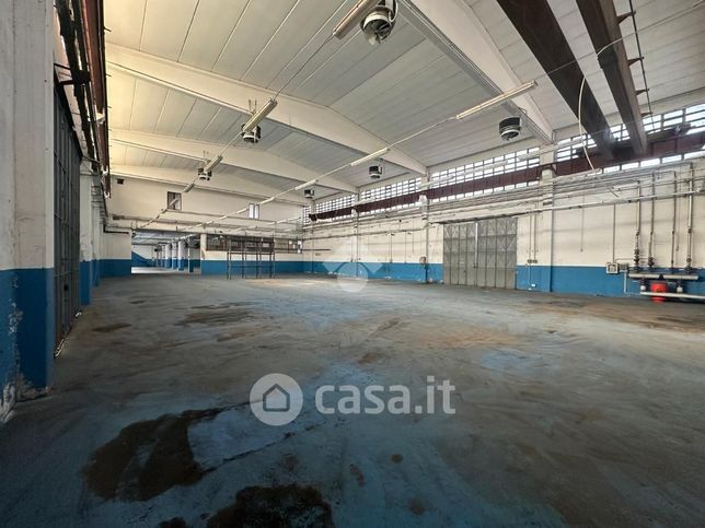 Capannone in commerciale in Strada del Bottone 2