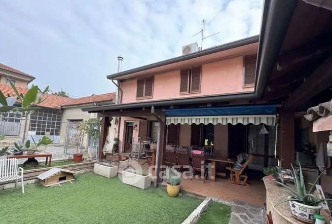 Villetta a schiera in residenziale in Via Maria Gaetana Agnesi 39