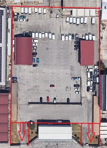 Box/posto auto in residenziale in Strada Senza Nome