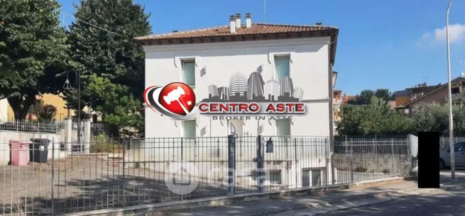 Ufficio in commerciale in Via Vittorio Veneto