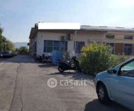 Capannone in commerciale in Via Spolverino