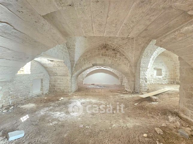 Casa indipendente in residenziale in Via E. de Amicis 35