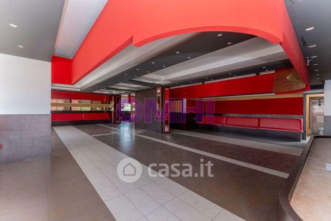 Capannone in commerciale in Via Milano 144 144