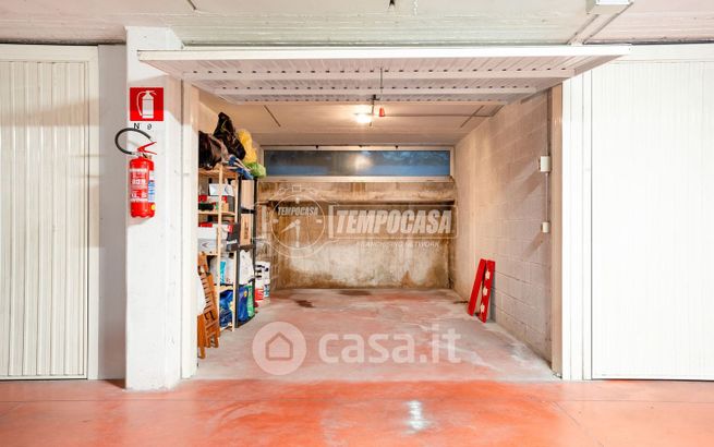 Box/posto auto in residenziale in Via Fratelli Rosselli 6