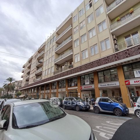 Ufficio in commerciale in Via Nino Bixio 89