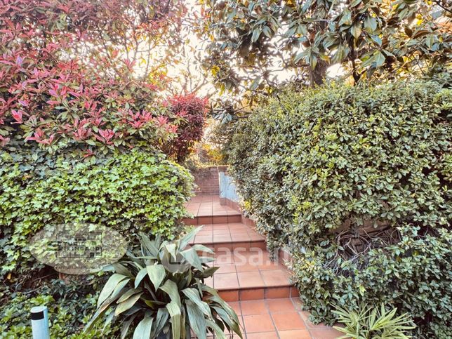Villa in residenziale in Via San Francesco D'Assisi 34