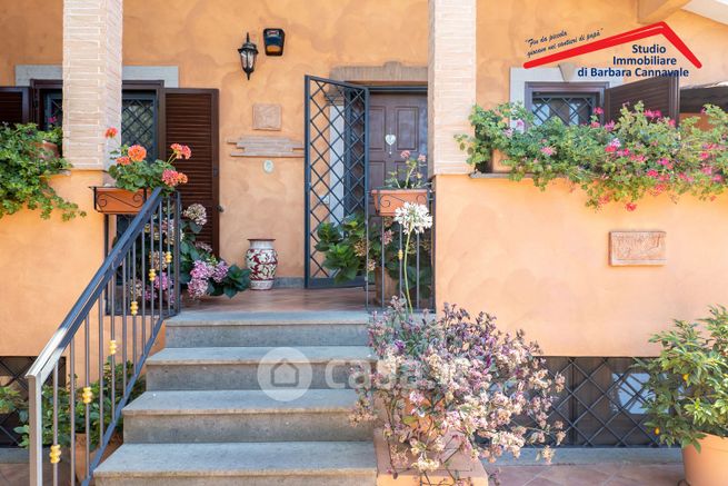 Villetta a schiera in residenziale in Via Francesco Cilea 15
