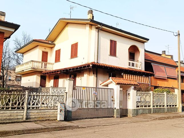 Casa bi/trifamiliare in residenziale in Via Concordia 60