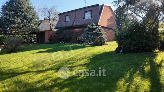 Villa in residenziale in Via G. Matteotti 40
