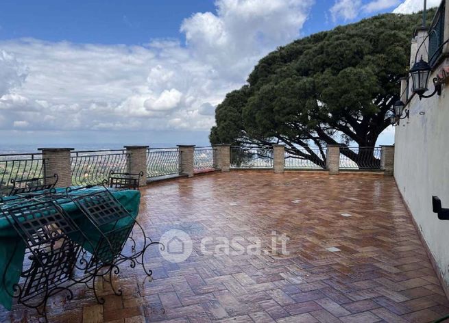 Casa indipendente in residenziale in Via Scipione Borghese 4