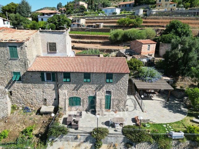 Villa in residenziale in Via alle Ville 12