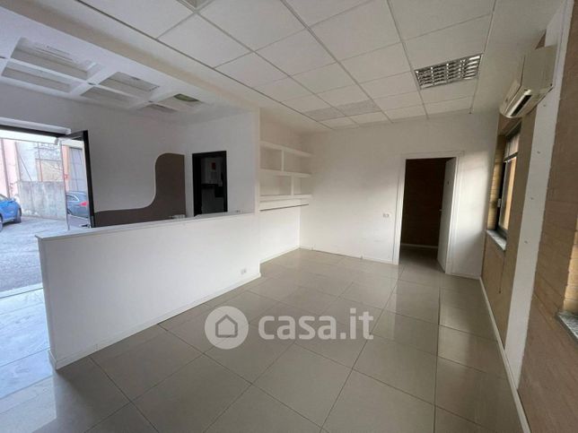 Ufficio in commerciale in Via Cesare Correnti 1