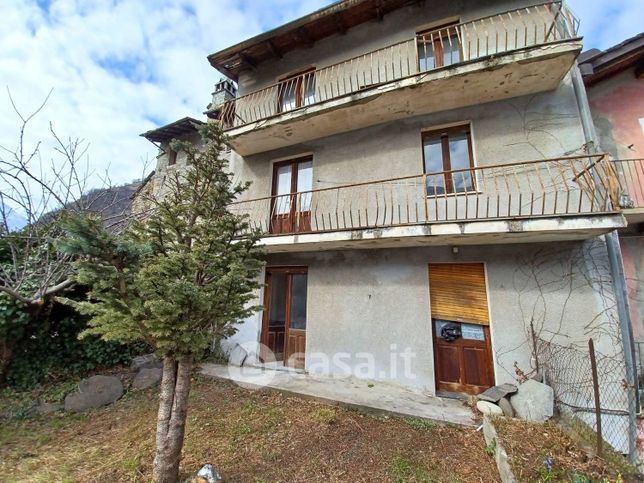 Casa indipendente in residenziale in Strada Regionale di Perloz 7-58