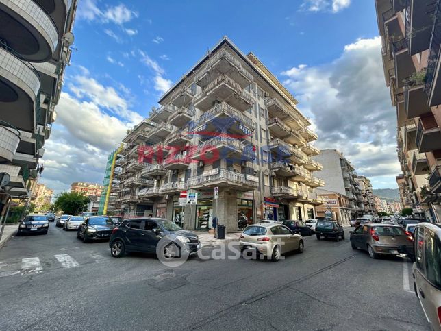 Box/posto auto in residenziale in Via G. Carducci
