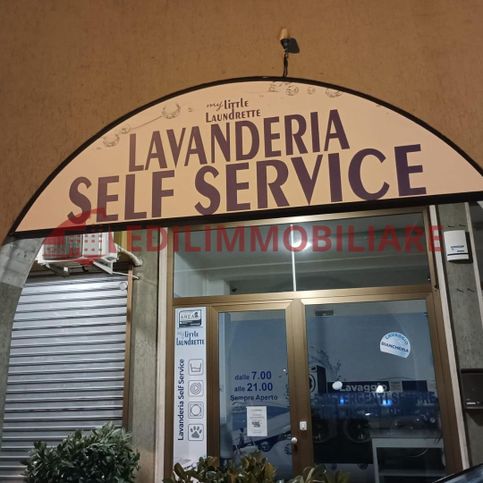 Attivitã /licenza (con o senza mura) in commerciale in Via Giovanni de Medici 59