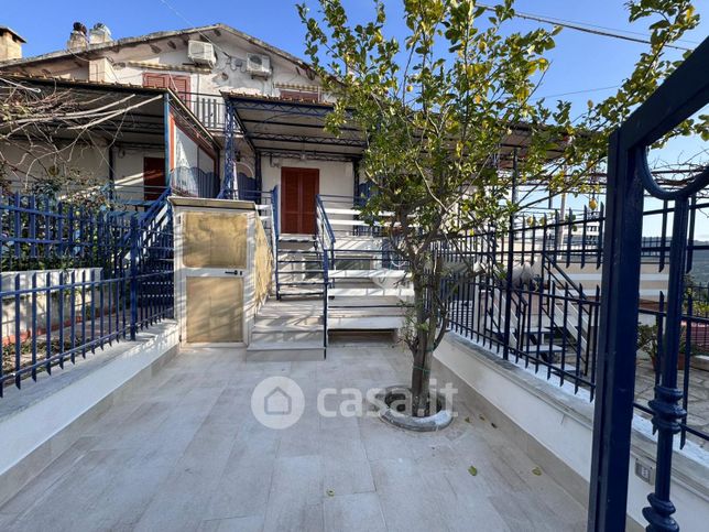 Appartamento in residenziale in Via dei Pini 46