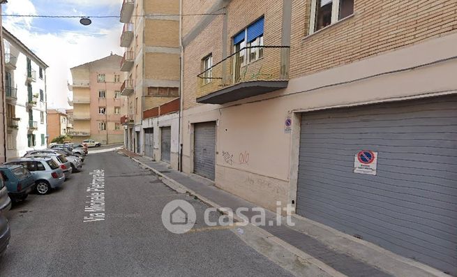 Garage/posto auto in residenziale in Via DI VITTORIO