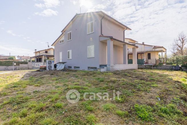 Villa in residenziale in Strada Provinciale 2 Vicarese 201