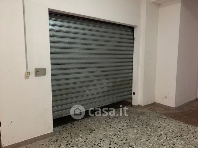 Box/posto auto in residenziale in Via Dante Alighieri 10