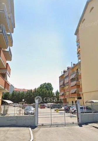 Box/posto auto in residenziale in Via Sassari 6