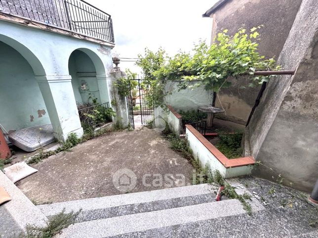 Casa bi/trifamiliare in residenziale in Via Vinicio Cortese