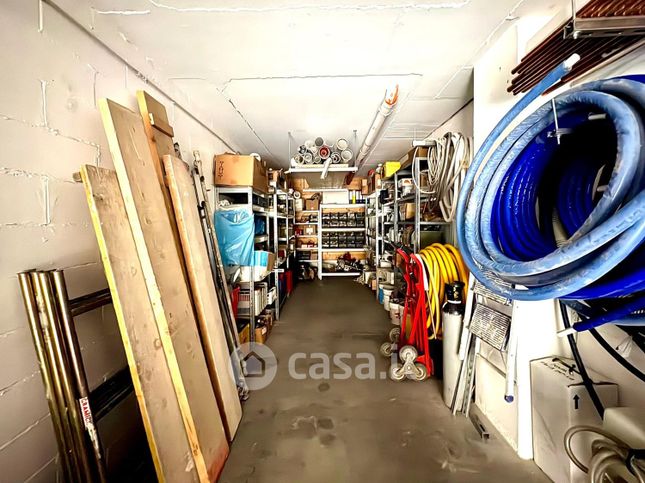 Box/posto auto in residenziale in Via Albertina Girotti 5