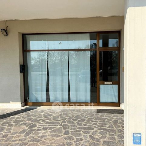 Ufficio in commerciale in Via Giotto