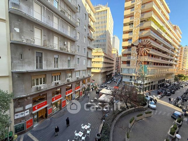 Ufficio in commerciale in Via Toledo 156