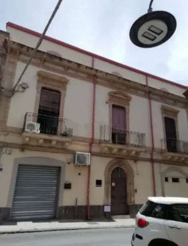 Box/posto auto in residenziale in Via Regina Margherita