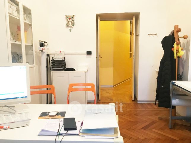 Ufficio in commerciale in Via Bartolomeo Eustachi 40