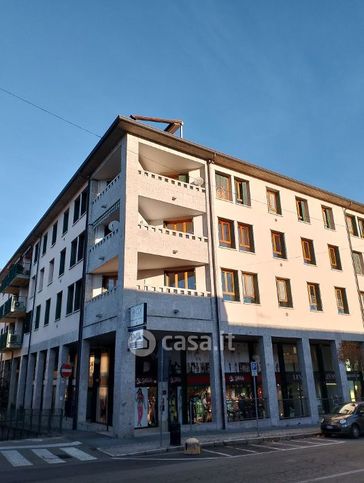 Ufficio in commerciale in Via XXV Aprile