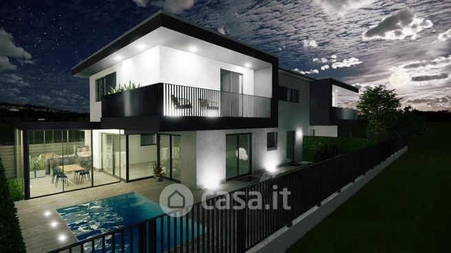 Casa indipendente in residenziale in Via Copparo 25