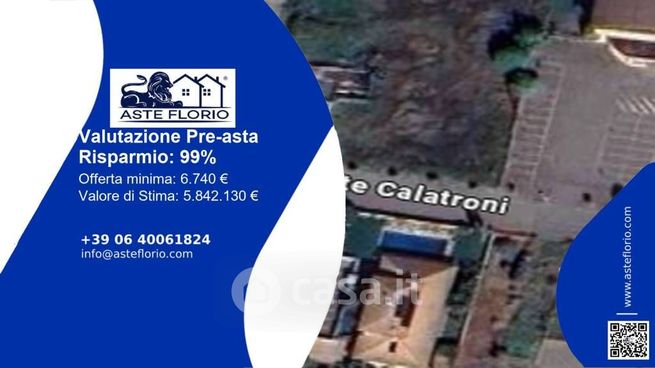 Box/posto auto in residenziale in Via Dante Calatroni 24