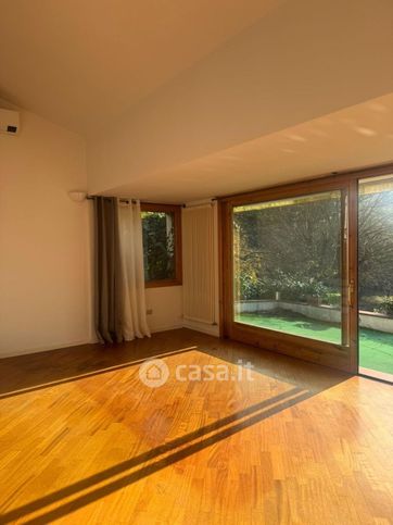 Villa in residenziale in 