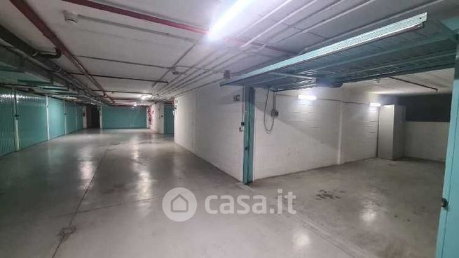 Box/posto auto in residenziale in Via alla Stazione per Casella