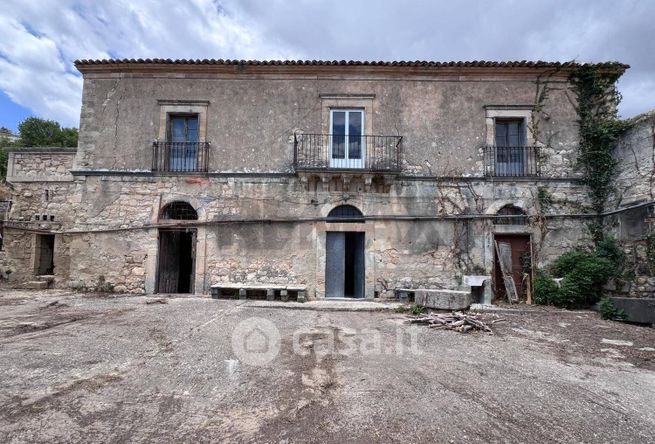 Rustico/casale in residenziale in Contrada Rito