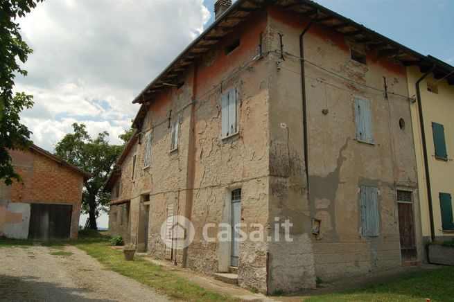 Rustico/casale in residenziale in Via Montebudello 13