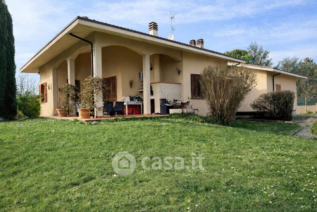 Villa in residenziale in 