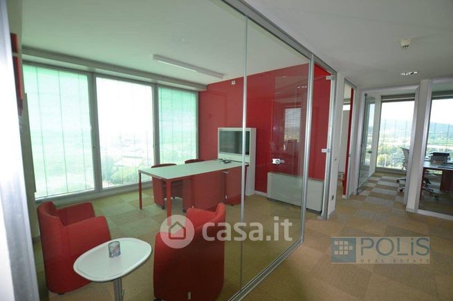 Ufficio in commerciale in Via Brescia